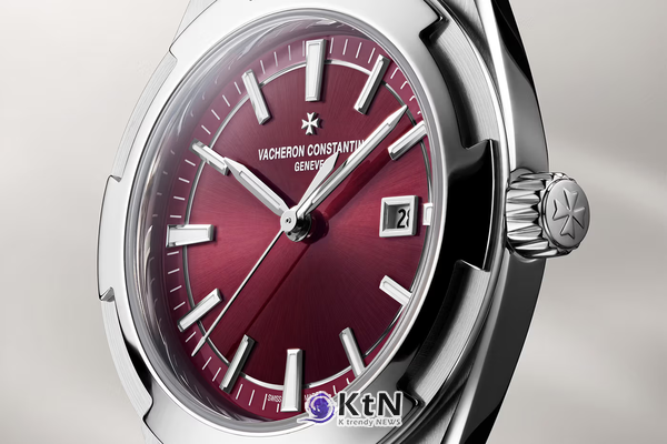 Vacheron Constantin Launches Two New Overseas Self-Winding Watches in a 34.5mm Case Size. 사진=Vacheron Constantin, K trendy NEWS DB ⓒ케이 트렌디뉴스 무단전재 및 수집, 재배포금지