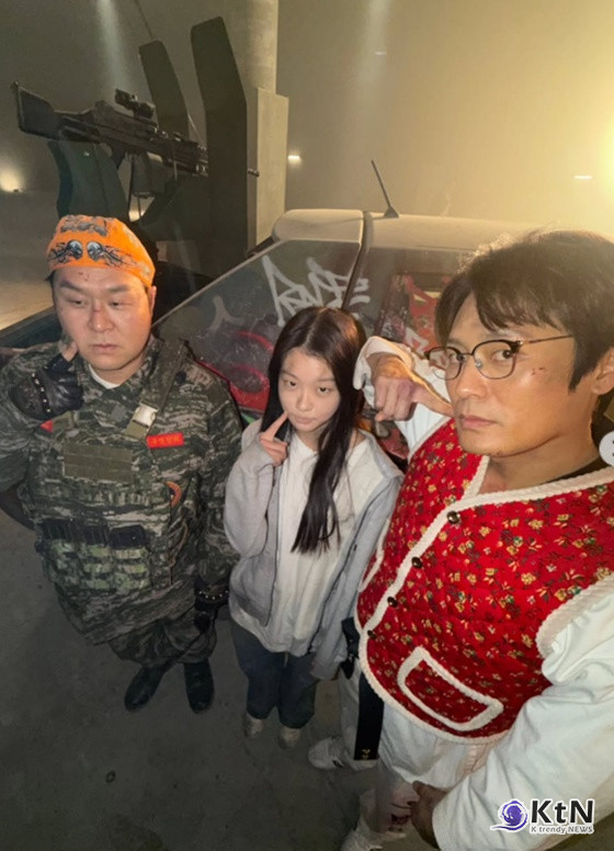 배우 윤경호가 '김부장'의 전국 시청률 22.3% 돌파에 맞춰 13시간 동안 한마디도 하지 않는 묵언수행에 나섰다.  /사진=2026. 07.13  서수민 SNS K trendy NEWS DB ⓒ케이 트렌디뉴스 무단전재 및 수집, 재배포금지