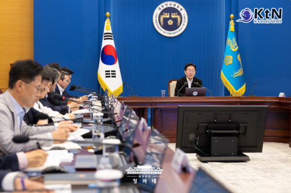  이재명 대통령이 하반기 국정의 고삐를 죄며 ‘잠재성장률 3%, 세계 무역 4강, 국민소득 5만달러’를 지향점으로 삼는 중장기 경제 도약 구상을 전면에 내걸었다.  사진=2026. 07.14   청와대 K trendy NEWS DB ⓒ케이 트렌디뉴스 무단전재 및 수집, 재배포금지