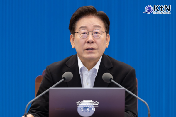  이재명 대통령이 하반기 국정의 고삐를 죄며 ‘잠재성장률 3%, 세계 무역 4강, 국민소득 5만달러’를 지향점으로 삼는 중장기 경제 도약 구상을 전면에 내걸었다.  사진=2026. 07.14   청와대 K trendy NEWS DB ⓒ케이 트렌디뉴스 무단전재 및 수집, 재배포금지