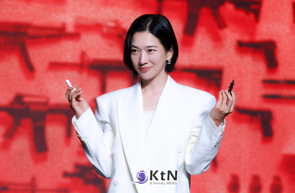 [KtN 현장포토] 눈빛부터 다른 포스…정윤하, '킬러들의 쇼핑몰 시즌2' 신스틸러 활약 예고 ... 여의도 콘래드 서울 호텔서 열려…이동욱·김혜준·정윤하 등 참석  사진=2026. 07.20  K trendy NEWS DB ⓒ케이 트렌디뉴스 무단전재 및 수집, 재배포금지