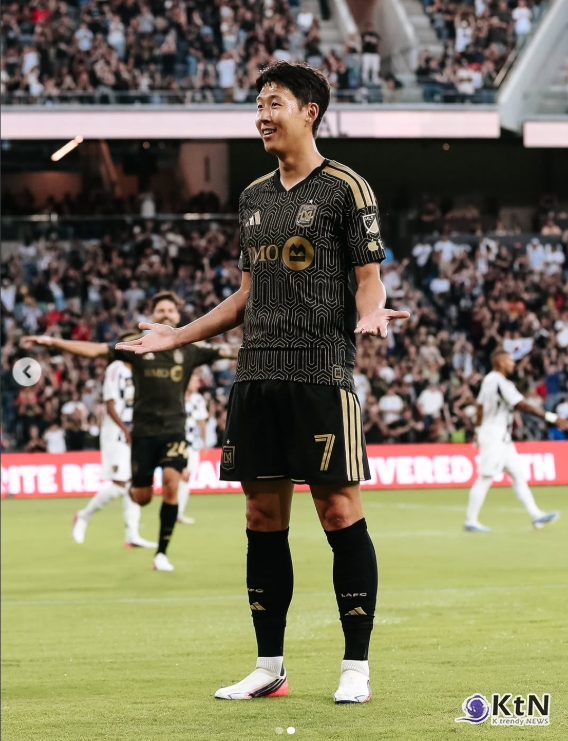 2026 북중미 월드컵 일정을 마치고 미국 프로축구 메이저리그사커(MLS) 소속팀 LAFC로 복귀한 손흥민이 2경기 연속골을 터뜨리며 리그 공식 주간 베스트 11에 당당히 이름을 올렸다.  사진=2026. 07.25   LAFC K trendy NEWS DB ⓒ케이 트렌디뉴스 무단전재 및 수집, 재배포금지