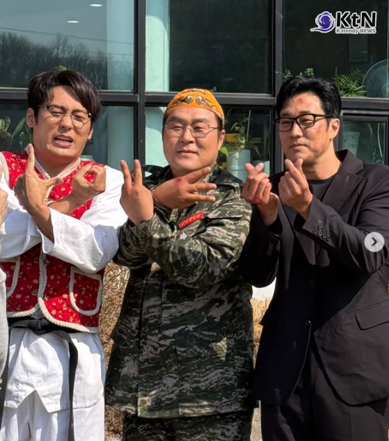 시청률 23.0%로 막을 내린 ‘김부장’의 종영 뒤, 소지섭이 약 300명의 배우와 스태프에게 건넨 순금과 감사 메시지가 공개되며 흥행 못지않은 화제를 모았다.  사진=2026. 07.27 온라인 커뮤니티   갈무리 K trendy NEWS DB ⓒ케이 트렌디뉴스 무단전재 및 수집, 재배포금지