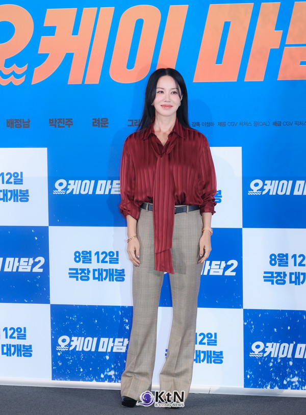  우박 뚫고 한 판 붙었다...엄정화X최수영, 크루즈 찢은 역대급 액션 '오케이 마담2' [KtN 현장]  '오케이 마담2' 측은 27일 서울 용산구 CGV 용산아이파크몰에서 기자간담회를 열었다. 현장에는 이정하 감독을 비롯해 엄정화, 박성웅, 이상윤, 배정남, 박진주, 려운, 최수영 등이 참석했다. 사진=2026. 07.27  K trendy NEWS DB ⓒ케이 트렌디뉴스 무단전재 및 수집, 재배포금지