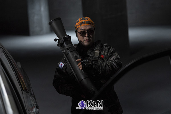 윤경호, '김부장' 공식 스틸. 사진=SBS '김부장', K trendy NEWS DB ⓒ케이 트렌디뉴스 무단전재 및 수집, 재배포금지