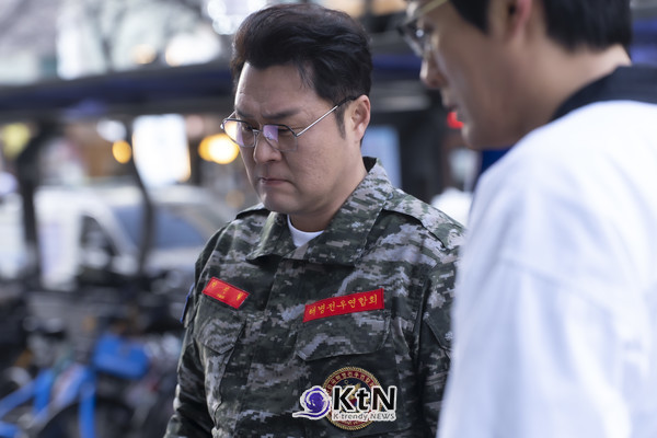 윤경호, '김부장' 공식 스틸. 사진=SBS '김부장', K trendy NEWS DB ⓒ케이 트렌디뉴스 무단전재 및 수집, 재배포금지