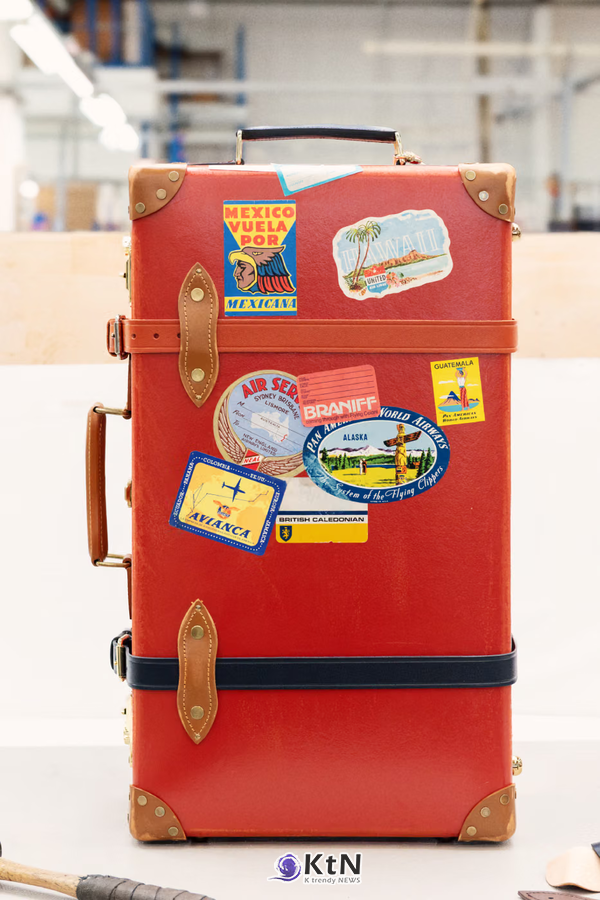 Globe-Trotter’s "Restoration Edit" Gives Vintage Vulcanised Fibreboard Cases a Second Life. 사진=Globe-Trotter, K trendy NEWS DB ⓒ케이 트렌디뉴스 무단전재 및 수집, 재배포금지