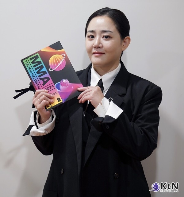 배우 문근영이 오랜 기간 창작 활동을 함께해 온 배우 정평과 최근 결혼하고, 자필 편지를 통해 “혼자가 아닌 둘의 삶”을 시작한다고 알렸다.   사진=2026. 07.29   크리 컴퍼니 공식 계정  K trendy NEWS DB ⓒ케이 트렌디뉴스 무단전재 및 수집, 재배포금지