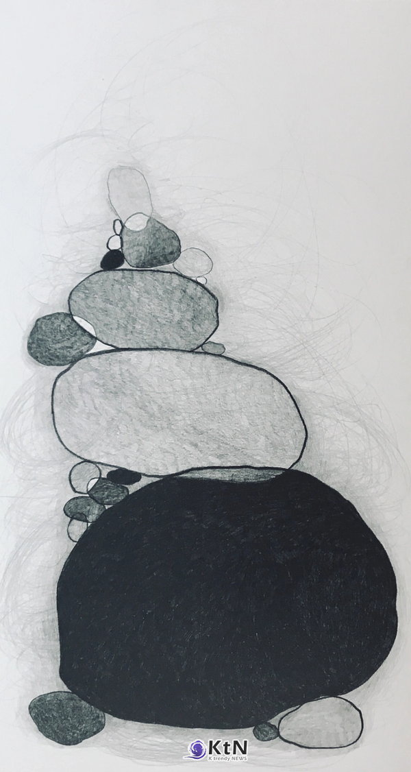 최혜정 CHOI Hyu Jung 축-axis mundi Year 2026 Medium Pencil on paper Dimensions 65x35Categoryflat painting