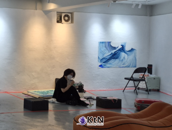 작품 제작과 설치가 진행 중인 서울 은평구 BS갤러리 내부. 사진 제공=청년지원공동체 소울