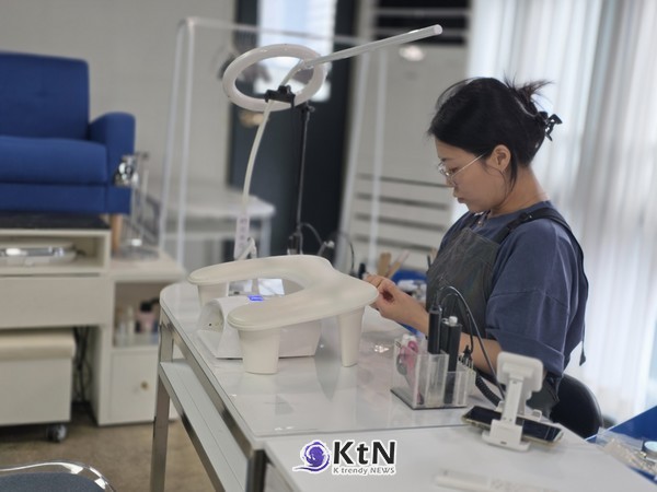 비바이에이치(B by H·Beauty by Heera), 손끝에서 읽는 K뷰티. 사진=K trendy NEWS DB ⓒ케이 트렌디뉴스 무단전재 및 수집, 재배포금지