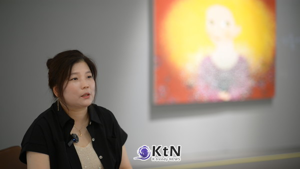 구승희 작가, 성공을 향하던 ‘파랑새’에서 가족·바람·물 한 잔으로…작은 꽃과 큰 눈, 장지 위에 쌓아온 가까운 행복. 사진=K trendy NEWS DB ⓒ케이 트렌디뉴스 무단전재 및 수집, 재배포금지