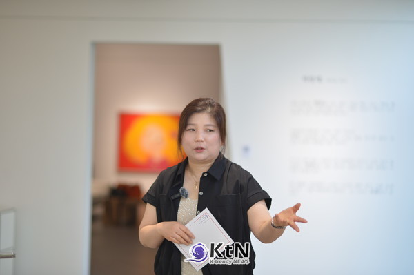 구승희 작가, 성공을 향하던 ‘파랑새’에서 가족·바람·물 한 잔으로…작은 꽃과 큰 눈, 장지 위에 쌓아온 가까운 행복. 사진=K trendy NEWS DB ⓒ케이 트렌디뉴스 무단전재 및 수집, 재배포금지