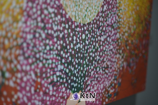 구승희, ‘기쁨가득’, Mixed media on canvas, 162×130cm, 2026. 사진=K trendy NEWS DB ⓒ케이 트렌디뉴스 무단전재 및 수집, 재배포금지