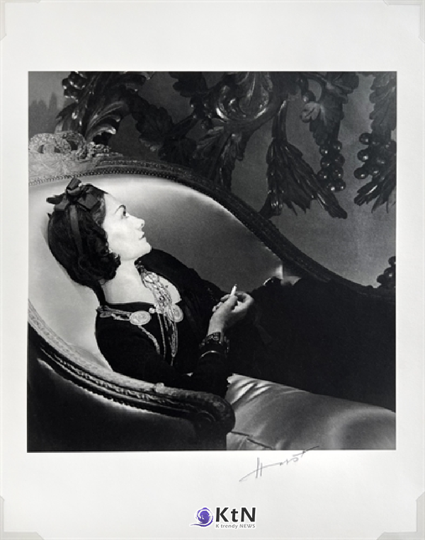 사진=호르스트 P. 호르스트 'Coco Chanel, Paris', 1937. 후대 젤라틴 실버 인화, 24.76×23.5㎝. 경매 출품 자료