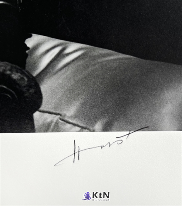 사진=호르스트 P. 호르스트 'Coco Chanel, Paris', 1937. 후대 젤라틴 실버 인화, 24.76×23.5㎝. 경매 출품 자료