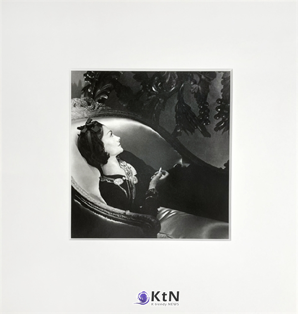 사진=호르스트 P. 호르스트 'Coco Chanel, Paris', 1937. 후대 젤라틴 실버 인화, 24.76×23.5㎝. 경매 출품 자료