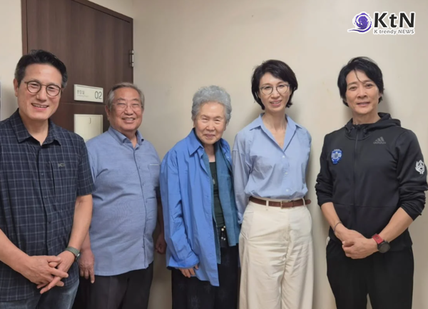 노소영, 최태원과의 ‘세기의 이혼’ 결판 앞두고 최수종 연극 응원 현장 포착  사진=2026. 08.10 최수종 sns  K trendy NEWS DB ⓒ케이 트렌디뉴스 무단전재 및 수집, 재배포금지