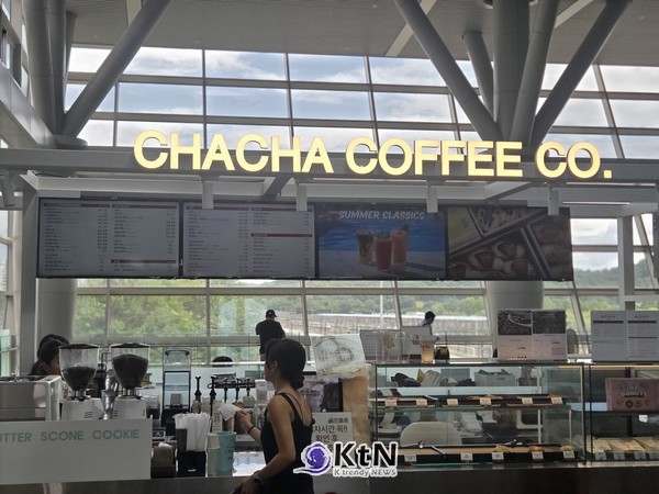 차차커피코(CHACHA COFFEE CO.) KTX 행신역점. 사진=Descente, K trendy NEWS DB ⓒ케이 트렌디뉴스 무단전재 및 수집, 재배포금지