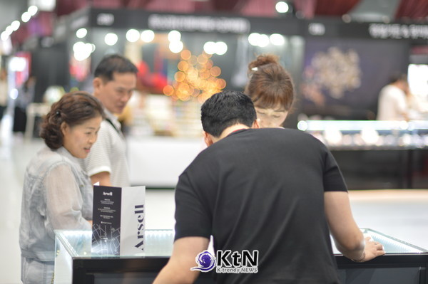 2026 서울 국제 주얼리 & 액세서리 쇼 THE MOST Valuables 2026. 사진=Descente, K trendy NEWS DB ⓒ케이 트렌디뉴스 무단전재 및 수집, 재배포금지