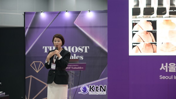 CMK 이미지코리아 조미경 대표, 웜·쿨에 골드·실버 연결…크기·형태·겹침 방식도 체형과 얼굴 비례 따라 구분. 사진=K trendy NEWS DB ⓒ케이 트렌디뉴스 무단전재 및 수집, 재배포금지