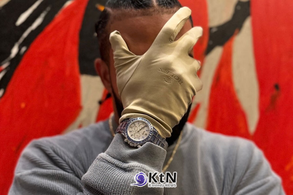 롤렉스가 나눈 고객의 계급 'Rolex Oyster Perpetual Cosmograph Daytona “Ice Gradient”'. 사진=champagnepapi 인스타그램 갈무리, K trendy NEWS DB ⓒ케이 트렌디뉴스 무단전재 및 수집, 재배포금지