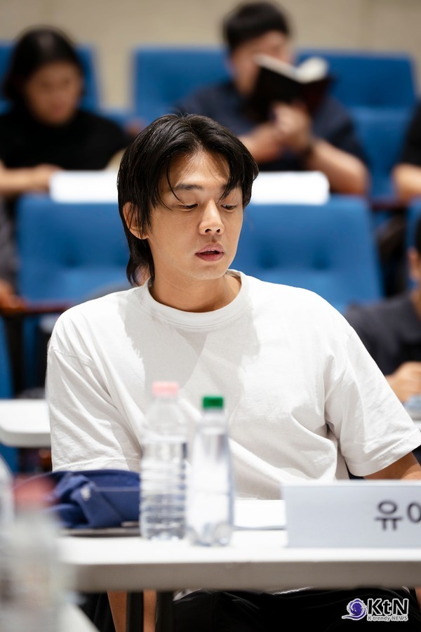 마약 투약 혐의로 징역형 집행유예를 선고받은 배우 유아인 (39·본명 엄홍식)이 스크린 복귀를 공식화했다.  사진=2026. 08.18 NEW 갈무리  K trendy NEWS DB ⓒ케이 트렌디뉴스 무단전재 및 수집, 재배포금지