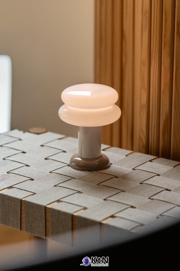 ILKW Upgrades Its Beloved SNOWMAN Lamp With 260 Hours of Battery Life. 사진=ILKWANG, K trendy NEWS DB ⓒ케이 트렌디뉴스 무단전재 및 수집, 재배포금지