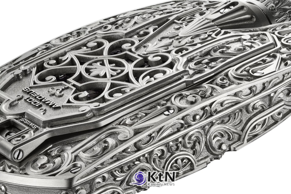 URWERK Unveils the One-Of-A-Kind UR-1001 Amadeus Pocket Watch. 사진=URWERK, K trendy NEWS DB ⓒ케이 트렌디뉴스 무단전재 및 수집, 재배포금지
