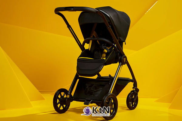 Silver Cross and Automobili Lamborghini Unveil the Reef AL Giallo Super Stroller. 사진=Silver Cross, K trendy NEWS DB ⓒ케이 트렌디뉴스 무단전재 및 수집, 재배포금지