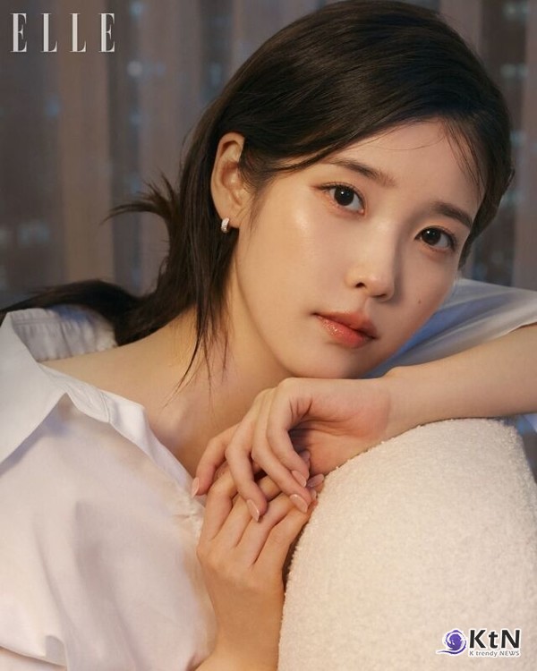 "모공 하나 없는 백옥 피부"… 화려함 덜어낸 아이유의 가장 편안한 밤  사진=2026. 09.04 .엘르 (가수 겸 배우 아이유가 패션 매거진 ‘엘르’의 스페셜 프로젝트 ‘디 에디션(D Edition)’ 디지털 커버를 장식하며 독보적인 분위기를 드러냈다.) K trendy NEWS DB ⓒ케이 트렌디뉴스 무단전재 및 수집, 재배포금지