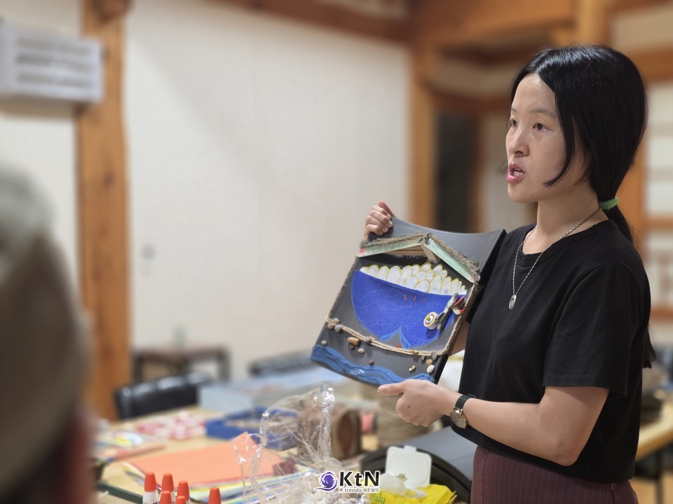 흙집을 직접 짓는 강사, 진짜 기와를 손에 쥐게 하는 작가, 자기 삶을 위해 도깨비를 빚는 중장년이 만든 여섯 번의 저녁은 K-한옥 정책이 궁극적으로 도달해야 할 지점을 미리 보여준다.   /사진=K trendy NEWS DB ⓒ케이 트렌디뉴스 무단전재 및 수집, 재배포금지