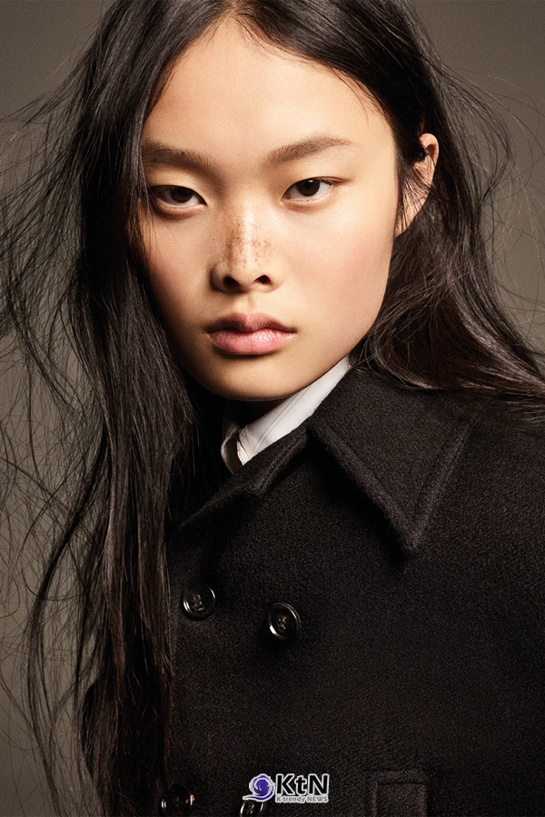 [AMI Paris FW26⑥] 친구들의 초상, 사람을 앞세운 파리의 옷장. 사진=Karim Sadli/Victor Brun, K trendy NEWS DB ⓒ케이 트렌디뉴스 무단전재 및 수집, 재배포금지