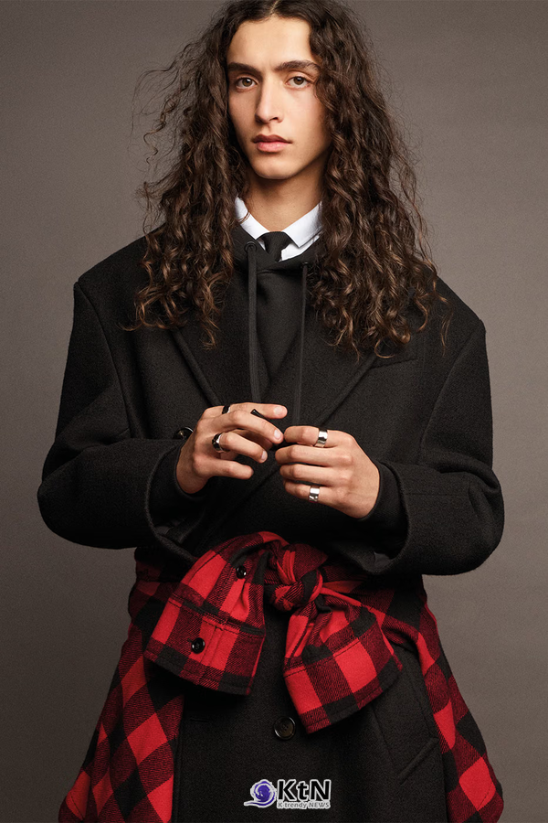 [AMI Paris FW26⑥] 친구들의 초상, 사람을 앞세운 파리의 옷장. 사진=Karim Sadli/Victor Brun, K trendy NEWS DB ⓒ케이 트렌디뉴스 무단전재 및 수집, 재배포금지