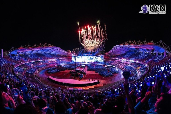 고양 삼킨 9만 5천 하늘빛…임영웅, 1000대 드론·풍물패 띄운 '10주년 대축제'  사진=2026. 09.06. 물고기뮤직 갈무리 / 편집 K trendy NEWS DB ⓒ케이 트렌디뉴스 무단전재 및 수집, 재배포금지