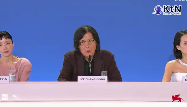 설경구·전도연·조여정·조인성 뭉쳤다…이창동 '가능한 사랑', 베니스 홀렸다  사진=2026. 09.06. 제83회 베니스영화제 공식 유튜브 채널 갈무리 (이창동 감독이 '버닝'(2018) 이후 8년 만에 내놓은 신작 '가능한 사랑'이 제83회 베니스국제영화제 공식 상영을 시작으로 글로벌 영화계의 이목을 집중시키고 있다.) K trendy NEWS DB ⓒ케이 트렌디뉴스 무단전재 및 수집, 재배포금지