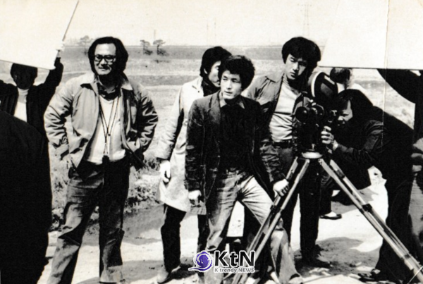1982년 배창호 감독의 데뷔작 ‘꼬방동네 사람들’ 촬영 현장. 사진=배창호 감독 제공, K trendy NEWS DB ⓒ케이 트렌디뉴스 무단전재 및 수집, 재배포금지