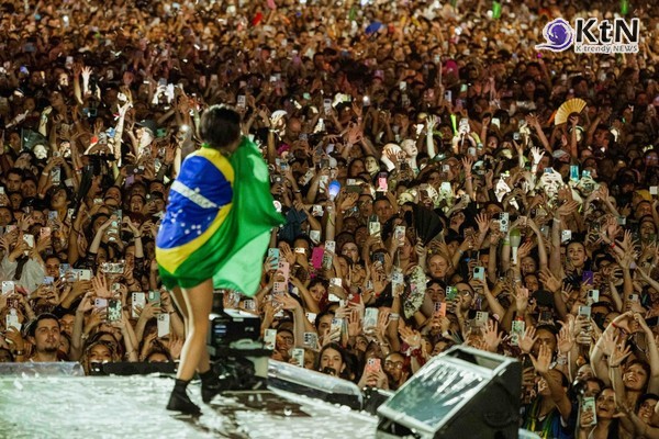 가수 화사(Hwa Sa)가 세계 최대 규모의 음악 축제 중 하나인 브라질 ‘록 인 리오(Rock in Rio)’의 메인 스테이지를 장악하며 글로벌 공연 시장에서 K팝 솔로 아티스트로서의 독보적 위상을 입증했다.  사진=2026. 09.14. 피네이션 편집 K trendy NEWS DB ⓒ케이 트렌디뉴스 무단전재 및 수집, 재배포금지