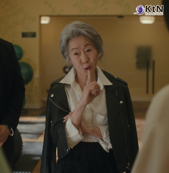 3관왕 오른 ‘성난 사람들 2’와 에미상 레드 카펫을 사로잡은 윤여정의 순간  사진=2026. 09.17. 넷플릭스 갈무리  K trendy NEWS DB ⓒ케이 트렌디뉴스 무단전재 및 수집, 재배포금지