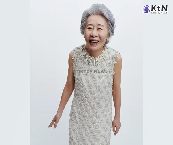 3관왕 오른 ‘성난 사람들 2’와 에미상 레드 카펫을 사로잡은 윤여정의 순간  사진=2026. 09.17. Courtesy of Chanel @chanelofficial 갈무리  K trendy NEWS DB ⓒ케이 트렌디뉴스 무단전재 및 수집, 재배포금지