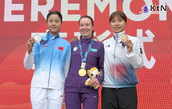  신지은(24·금산군청)이 2026 아이치·나고야 아시안게임에서 대한민국 선수단에 대회 첫 메달을 안겼다. 사진=2026. 09.20. 대한사이클연맹 (신지은(오른쪽))  K trendy NEWS DB ⓒ케이 트렌디뉴스 무단전재 및 수집, 재배포금지 