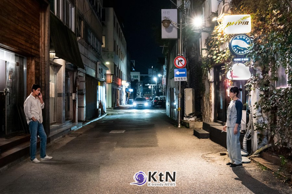 [가능한 사랑①] 해고 노동자와 다큐 감독 부부의 만남…이창동이 파고든 계급·욕망·사랑. 사진=영화 스틸, K trendy NEWS DB ⓒ케이 트렌디뉴스 무단전재 및 수집, 재배포금지