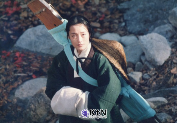 황진이 Hwang Jin-ie (Hwang Jin-I)1986년. 사진=kmdb, K trendy NEWS DB ⓒ케이 트렌디뉴스 무단전재 및 수집, 재배포금지