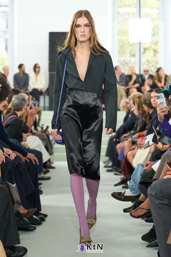 Jil Sander SS27 Puts a Wrinkle In Its Minimalism. 사진=Filippo Fior, K trendy NEWS DB ⓒ케이 트렌디뉴스 무단전재 및 수집, 재배포금지