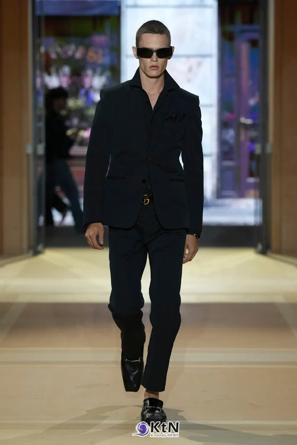 [Gucci SS27①] 구찌 SS27, 매장으로 만든 런웨이.  사진=Alessandro Lucioni/Vogue Runway, K trendy NEWS DB ⓒ케이 트렌디뉴스 무단전재 및 수집, 재배포금지 