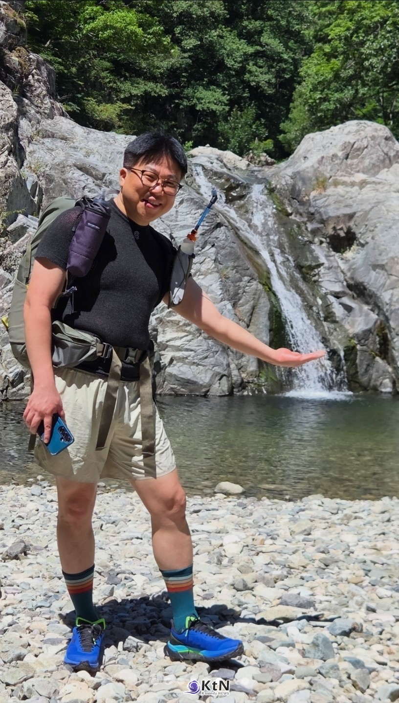 김 대표는 등산과 트레일러닝, 백패킹을 서로 다른 활동으로 구분하면서도 모두 자연으로 들어가는 행위라는 점에서는 같다고 말한다.   /사진=@dosimsanjang 인스타그램, K trendy NEWS DB ⓒ케이 트렌디뉴스 무단전재 및 수집, 재배포금지