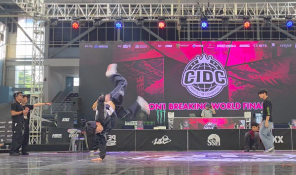 4일 오후 천안종합운동장 실내테니스장에서 열린 CIDC 1ON1 브레이킹 월드 파이널에서 참가자들이 1대1 배틀을 벌이고 있다. 사진=K trendy NEWS DB ⓒ케이 트렌디뉴스 무단전재 및 수집, 재배포금지