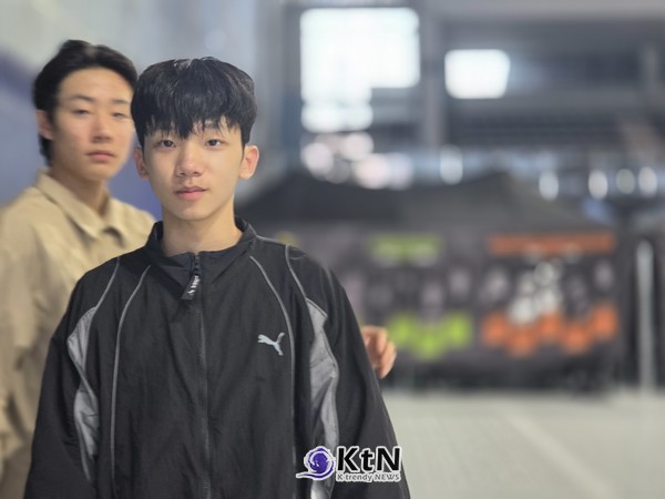 천안 CIDC 경연에 출전한 경산의 고교생 댄서 박관민과 박예담 두 학생은 U-19 오픈스타일과 브레이킹을 하루 동안 연이어 경험했다. 사진=K trendy NEWS DB ⓒ케이 트렌디뉴스 무단전재 및 수집, 재배포금지