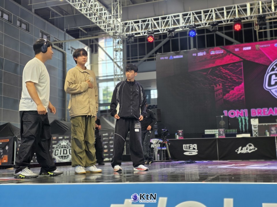 경북 경산에서 올라온 박관민 과 박예담도 같은 예선 무대를 밟았다.  /사진=K trendy NEWS DB ⓒ케이 트렌디뉴스 무단전재 및 수집, 재배포금지