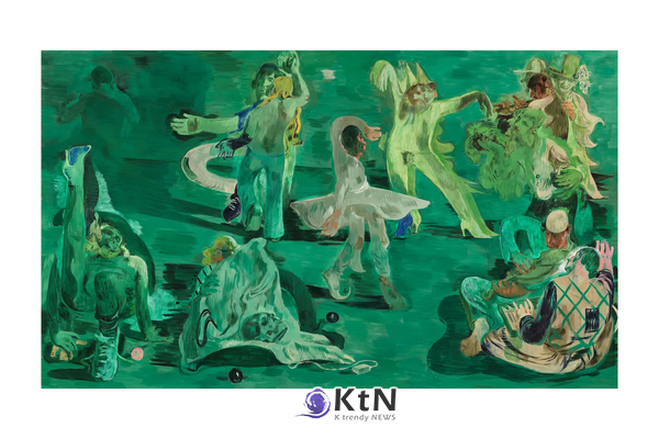 여러 인물이 춤추고 기대며 각기 다른 자세로 흩어진 살만 투르(Salman Toor)의 회화. 녹색이 공간과 신체를 넓게 감싸고, 서로 맞닿은 몸과 떨어져 있는 인물을 함께 배치해 밤의 친밀함과 고립을 동시에 담았다. 사진=Courtauld Gallery 제공, K trendy NEWS DB ⓒ케이 트렌디뉴스 무단전재 및 수집, 재배포금지